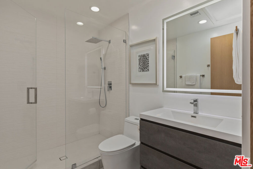 17045 Otsego Street Property Photo 27