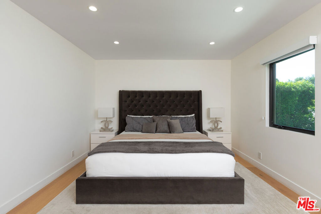 17045 Otsego Street Property Photo 31