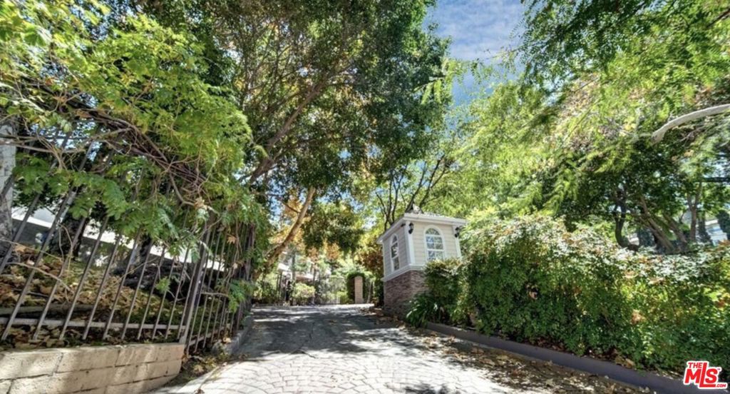 2700 Cahuenga Boulevard 2205 Property Photo 1