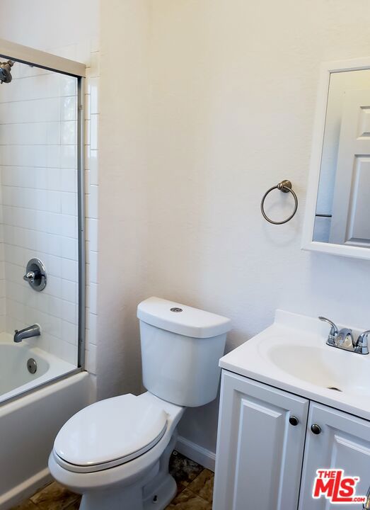 731 S Boyle Avenue Property Photo 19