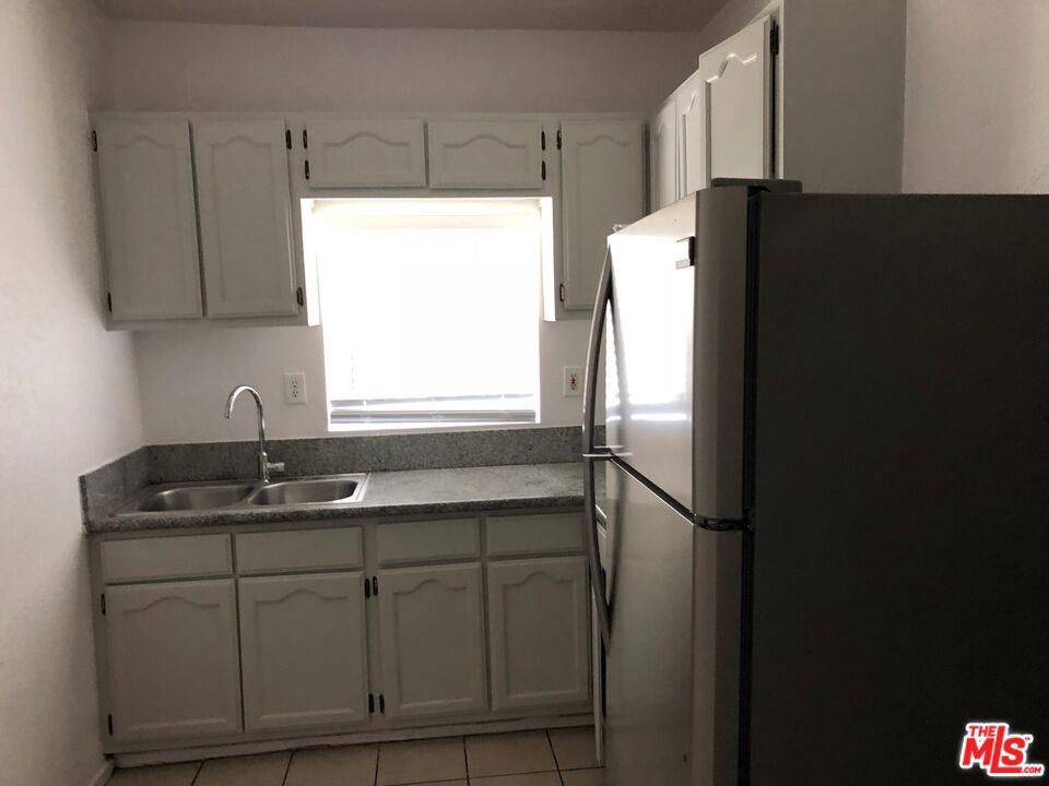 731 S Boyle Avenue Property Photo 42
