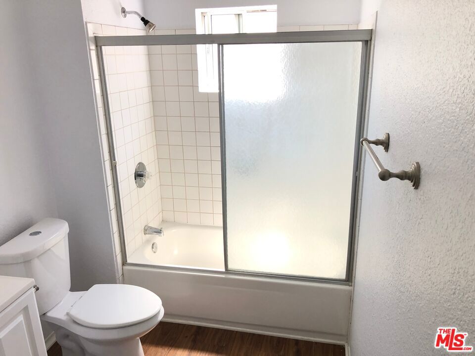 731 S Boyle Avenue Property Photo 55