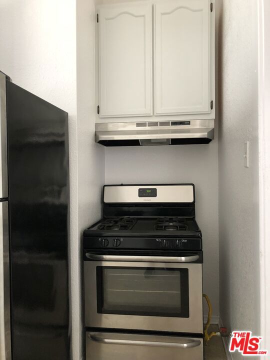 731 S Boyle Avenue Property Photo 63