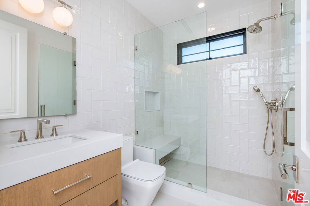 16866 Mooncrest Drive Property Photo 25