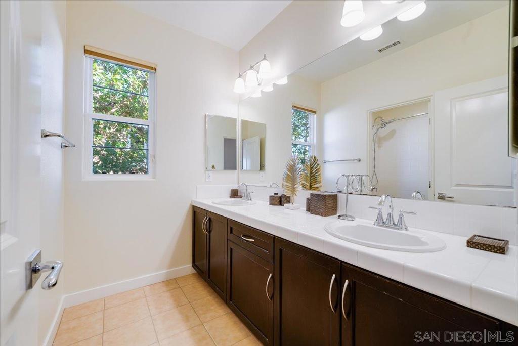 7135 Sitio Caliente Property Photo 54