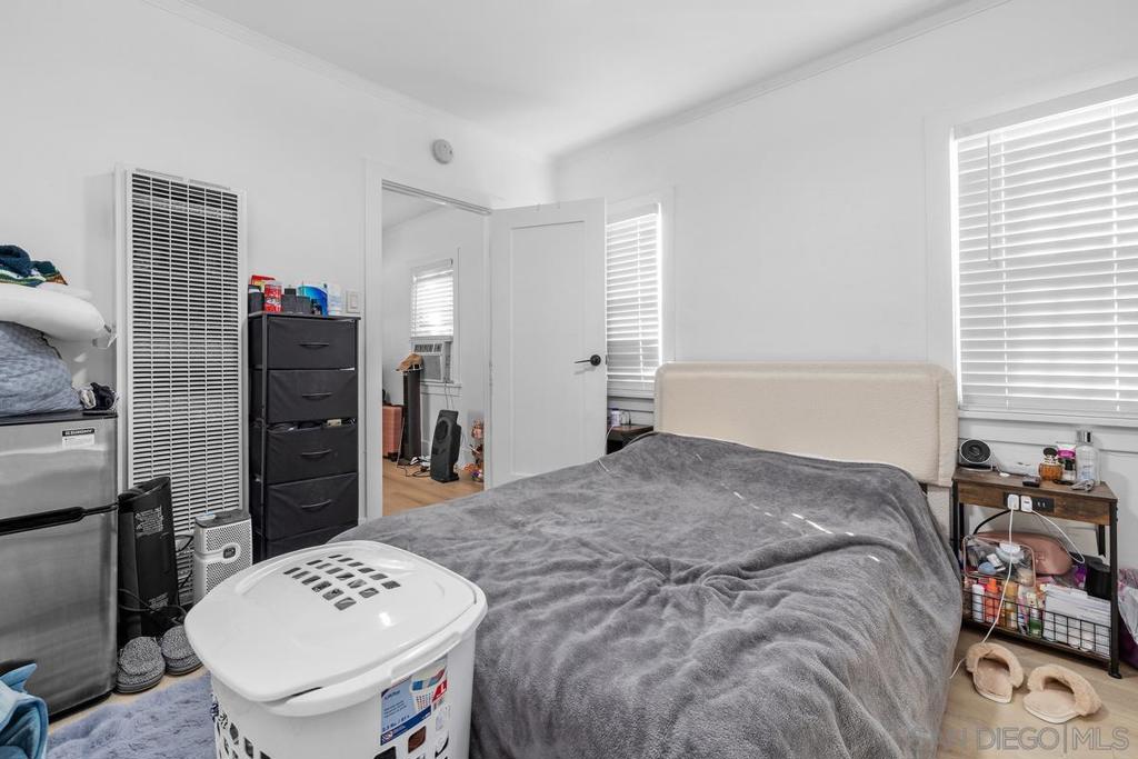 127 W Saxon Property Photo 28