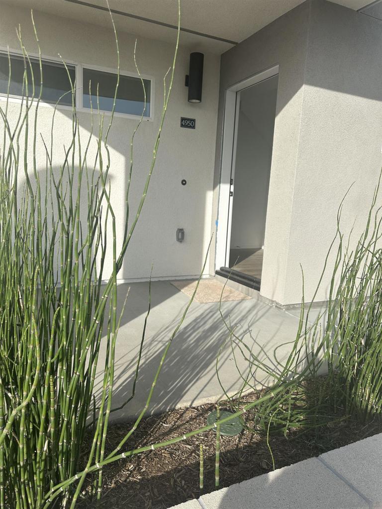 4952 Ocean View Blvd Property Photo 13
