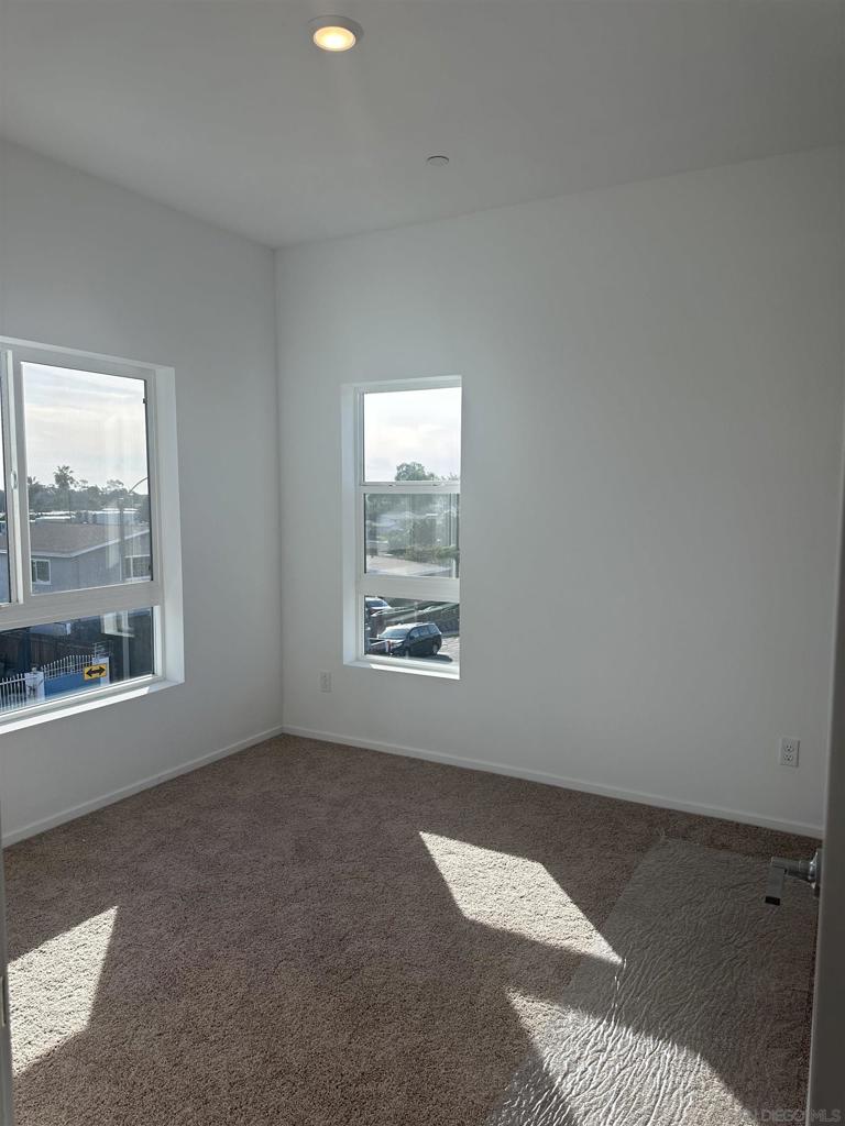 4952 Ocean View Blvd Property Photo 16