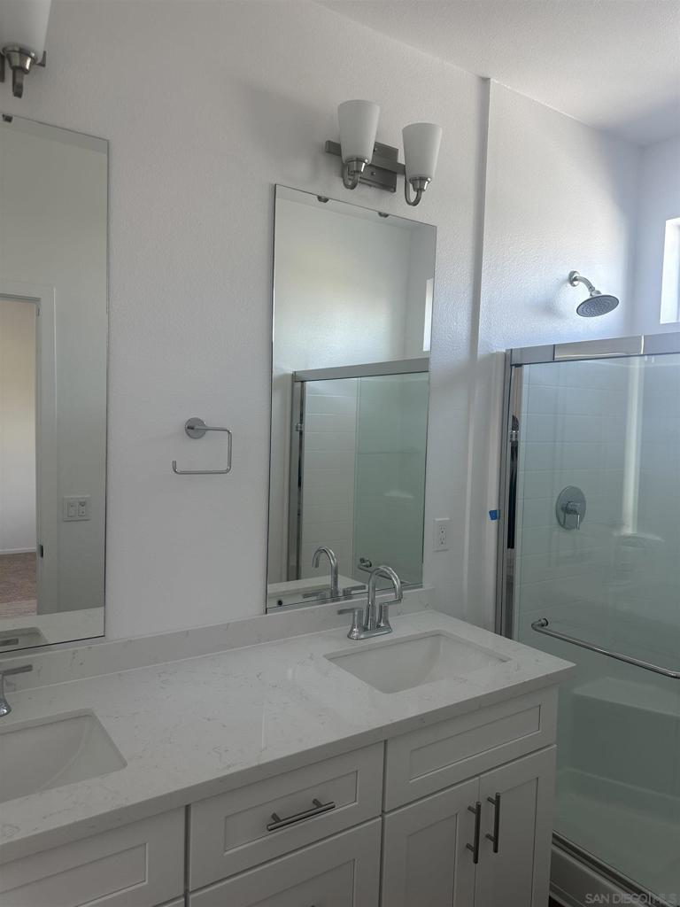 4952 Ocean View Blvd Property Photo 20