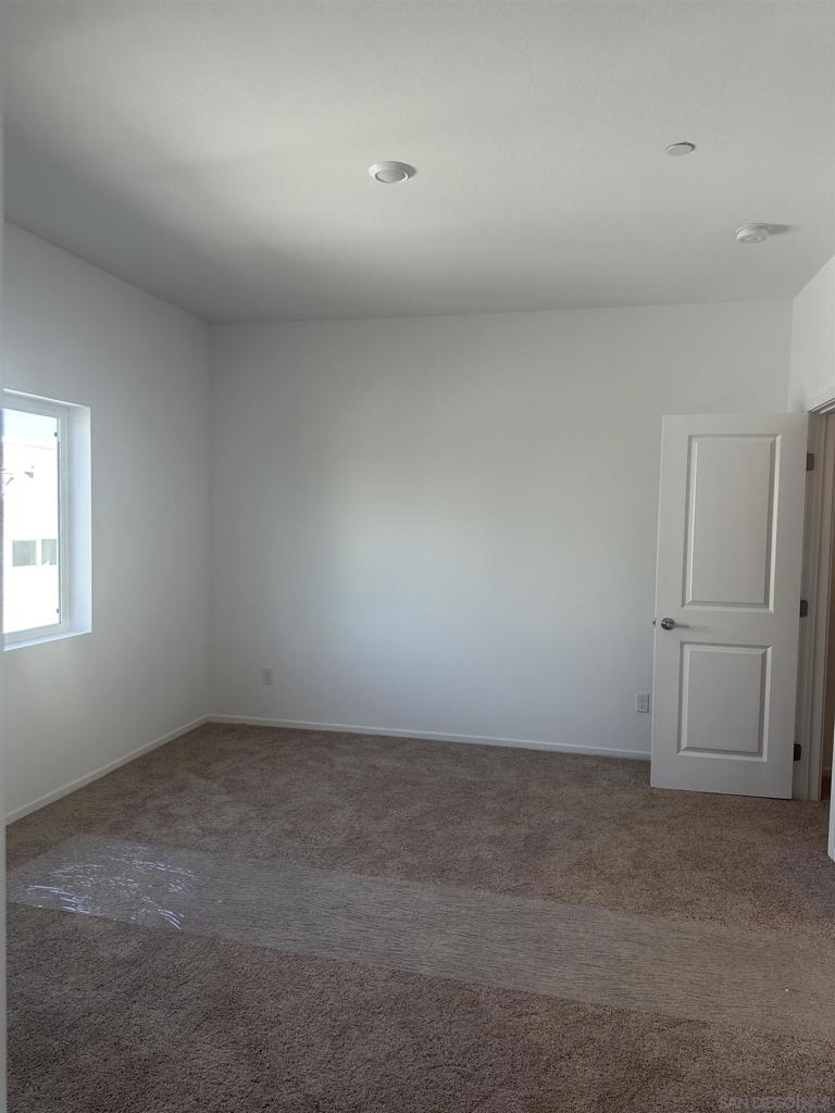 4952 Ocean View Blvd Property Photo 22