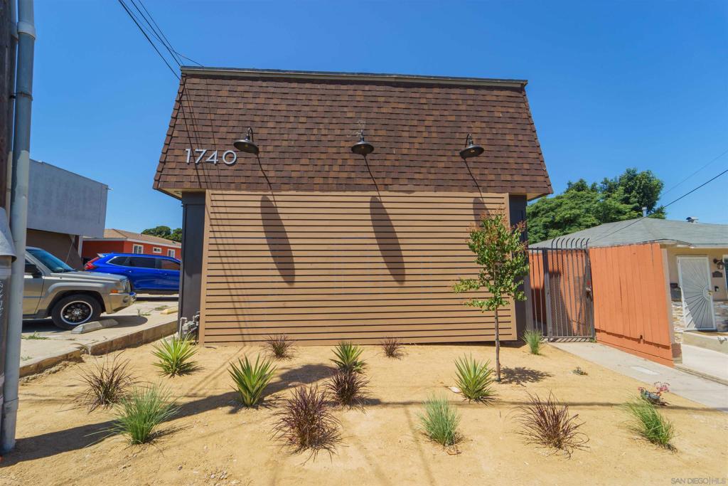 1740 N Ave Property Photo 9
