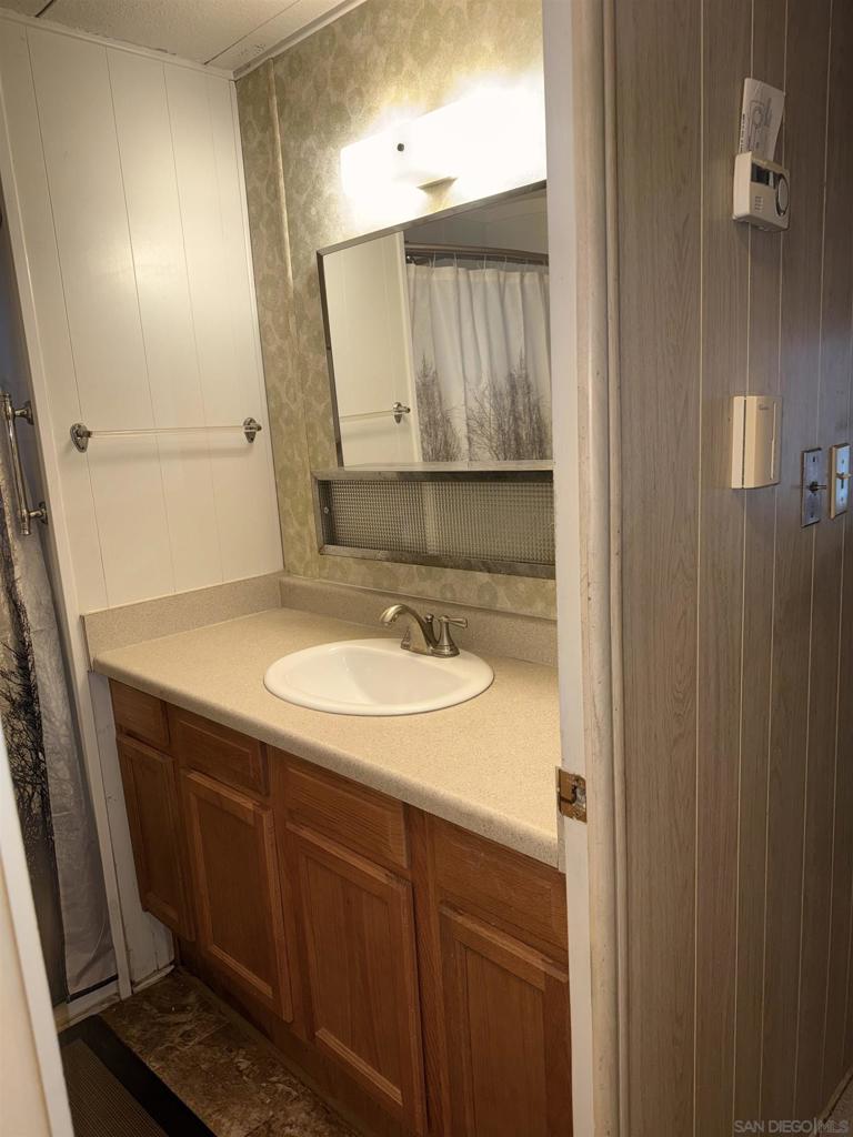2300 E Valley Pkwy 109 Property Photo 28
