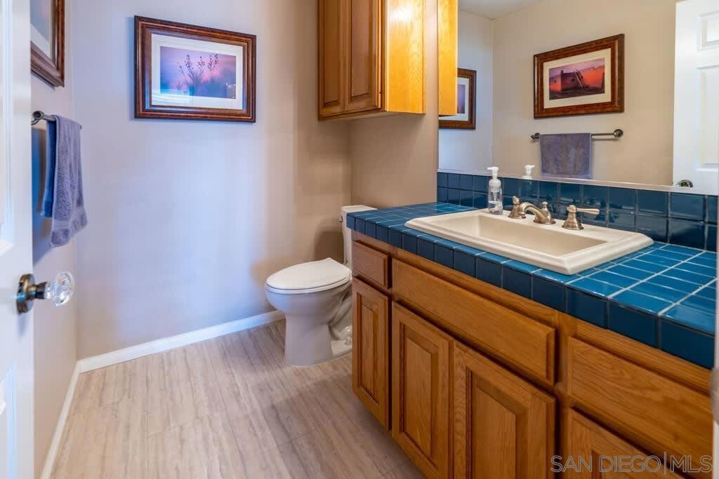2110 Locust St Property Photo 4