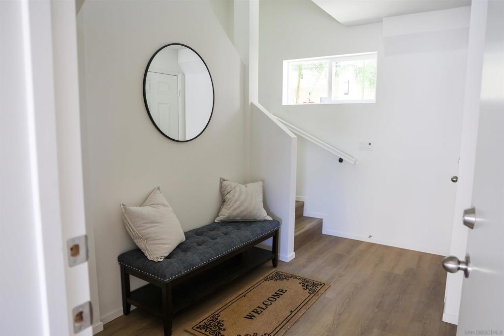 463 Creekside Circle Property Photo 3