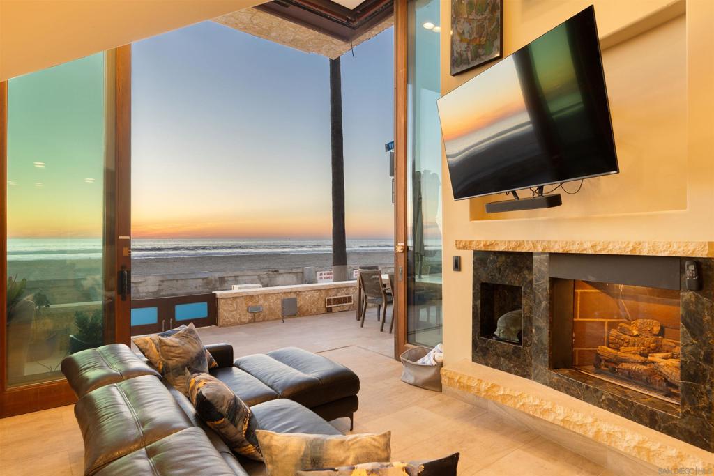 3921 Ocean Front Walk Property Photo 1