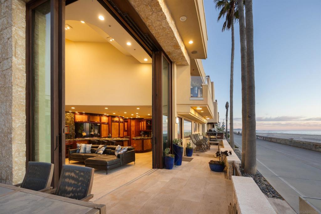 3921 Ocean Front Walk Property Photo 3