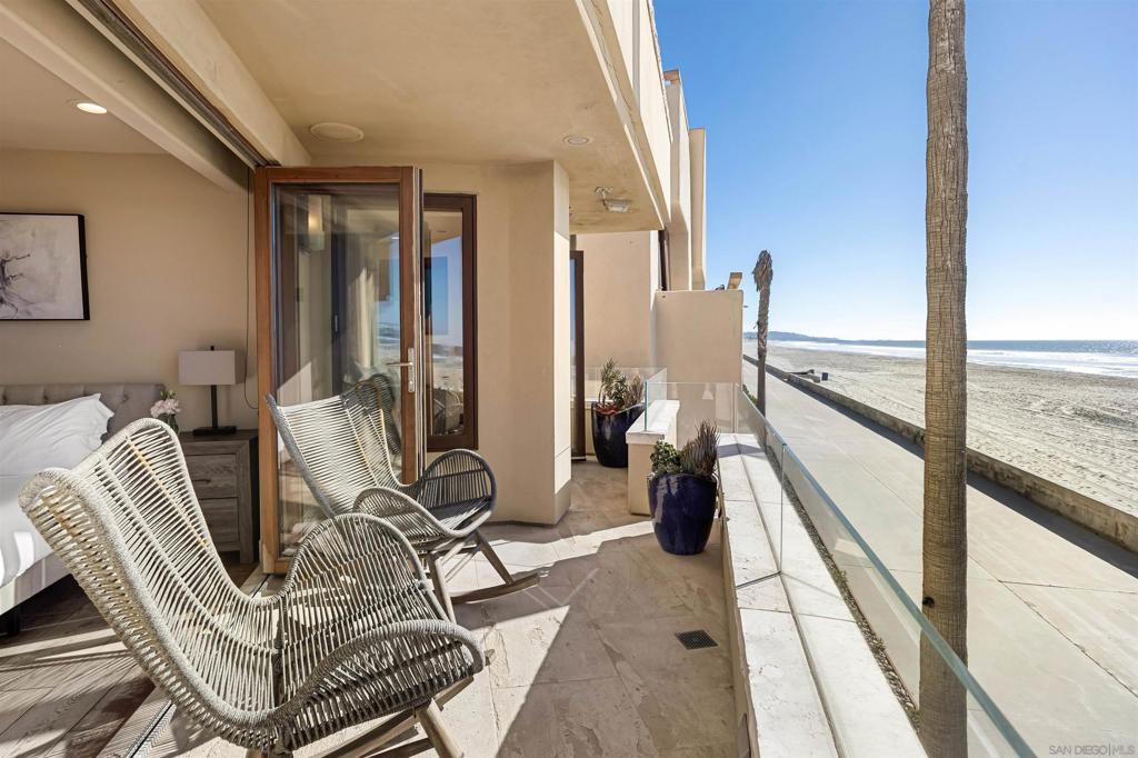 3921 Ocean Front Walk Property Photo 16