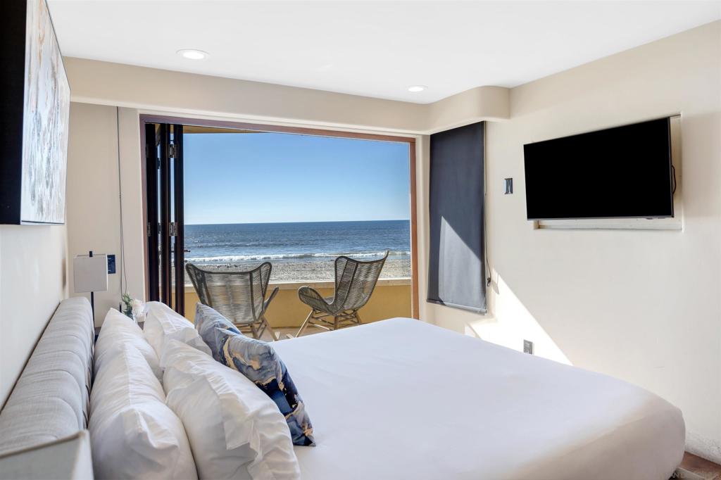 3921 Ocean Front Walk Property Photo 17