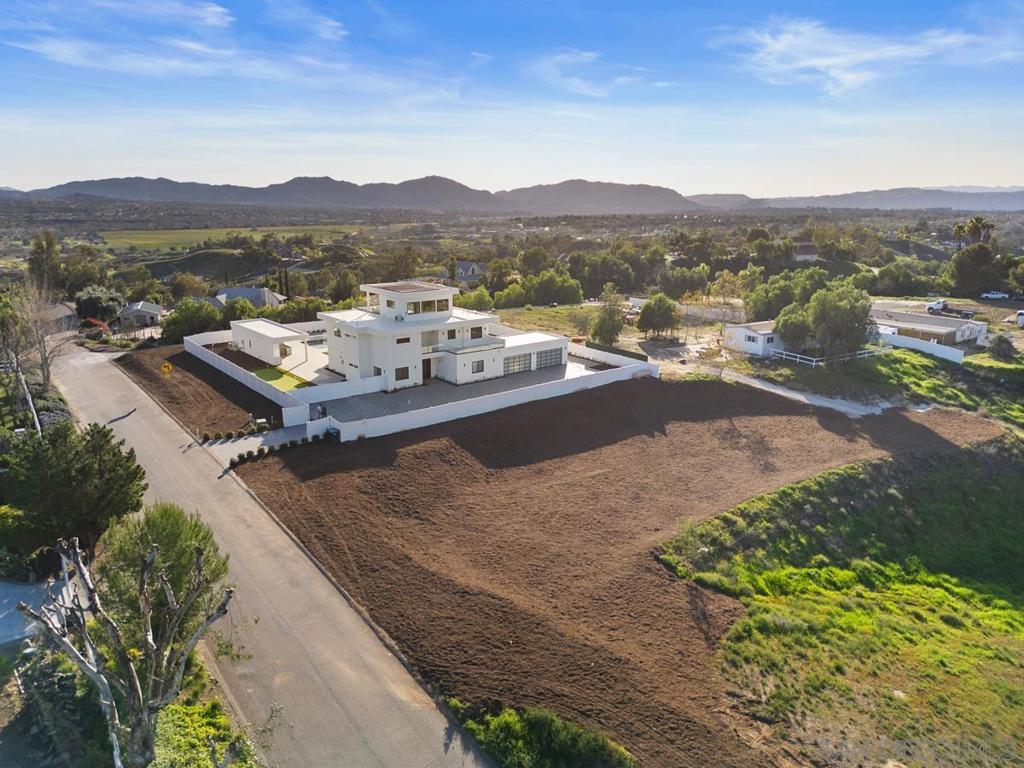 41955 Altanos Road Property Photo 10