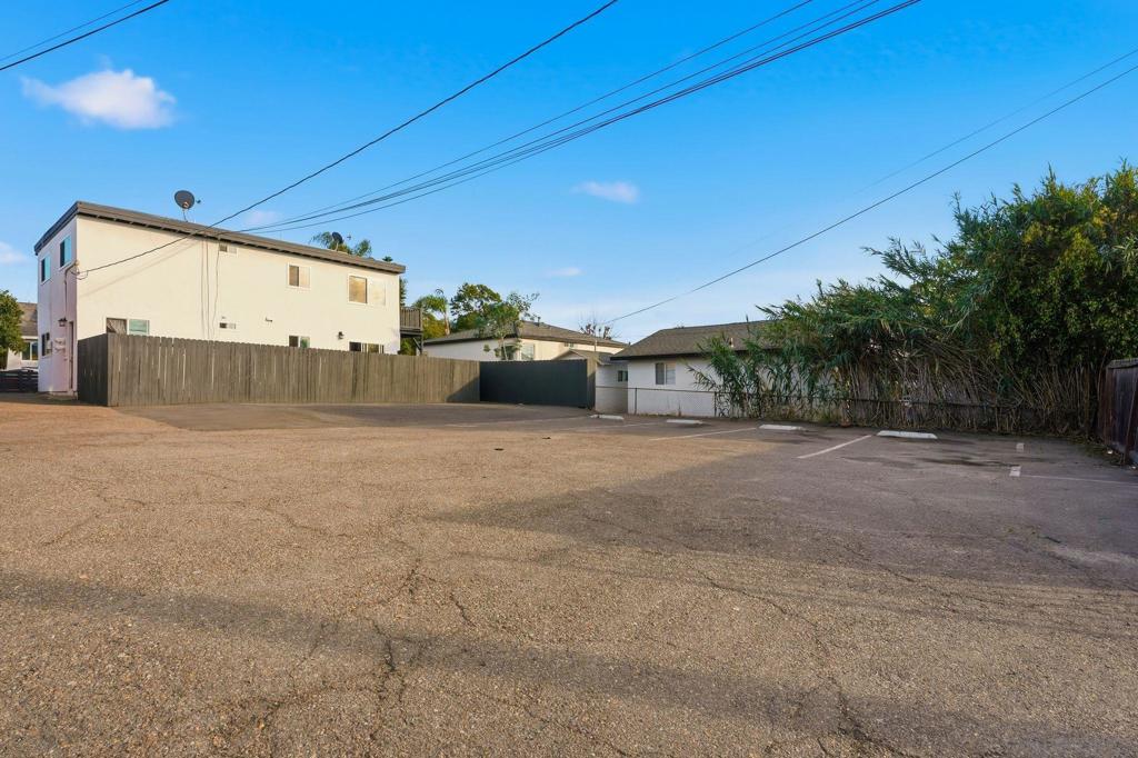 204 12 S Pardee Property Photo 25