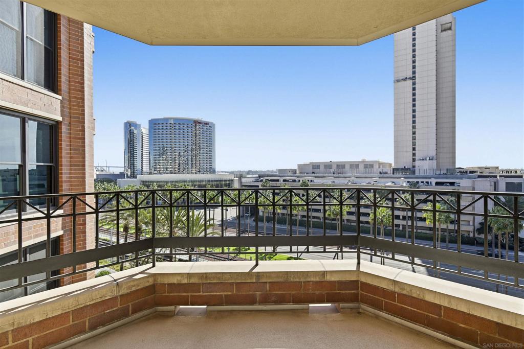500 W Harbor Blvd 808 Property Photo 43