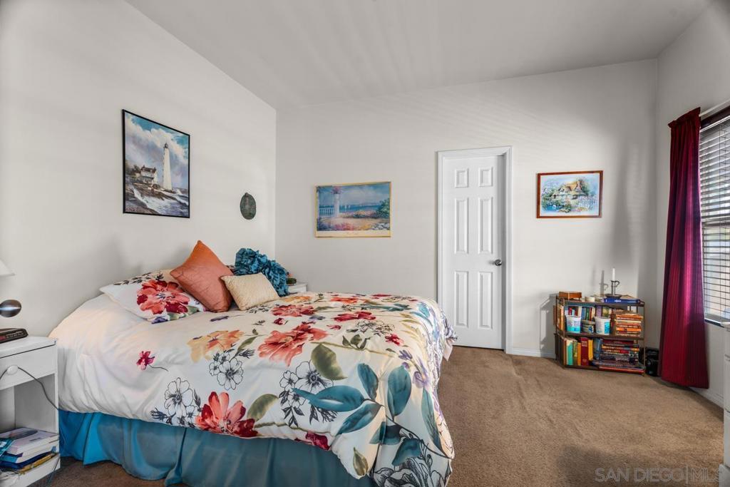 525 W El Norte Parkway 75 Property Photo 6