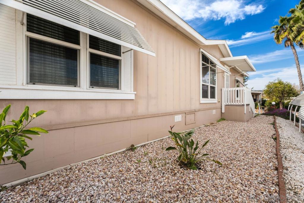 525 W El Norte Parkway 75 Property Photo 27