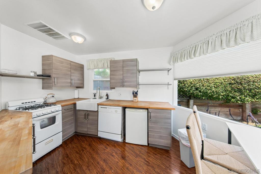4853 Ocean/law Property Photo 49