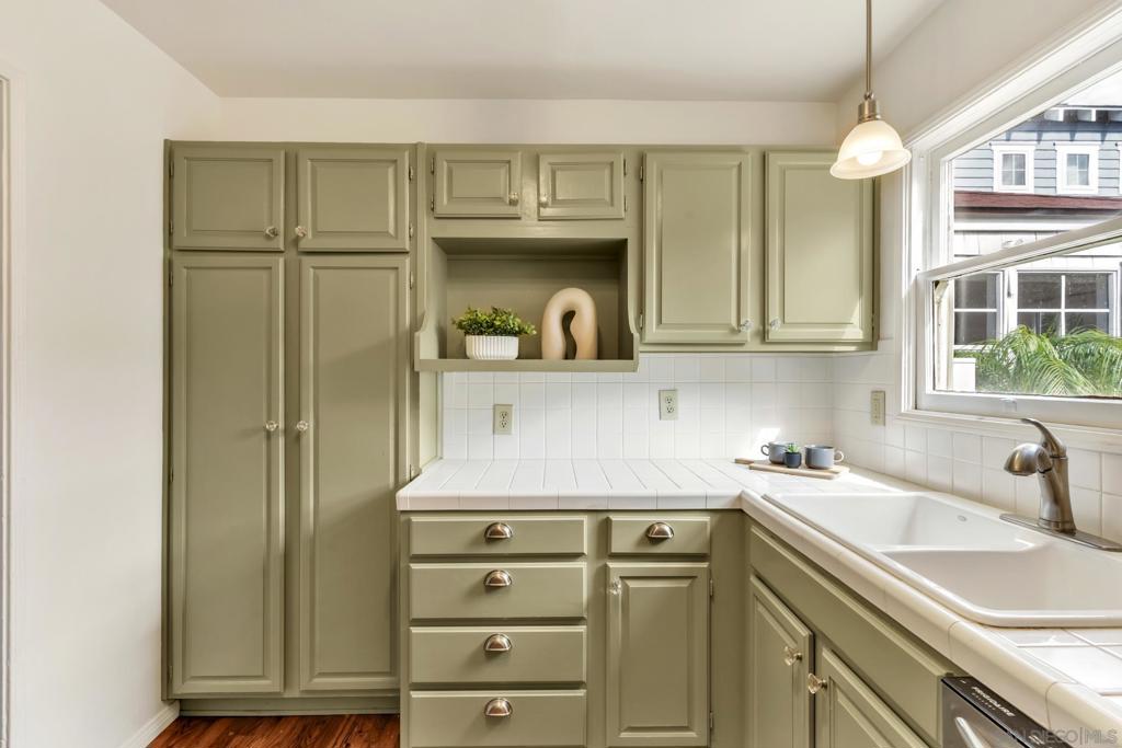 241 243 F Avenue Property Photo 6
