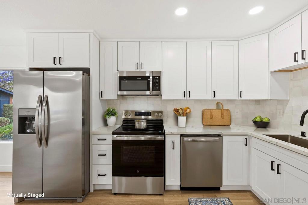 11022 Via Asti Property Photo 6