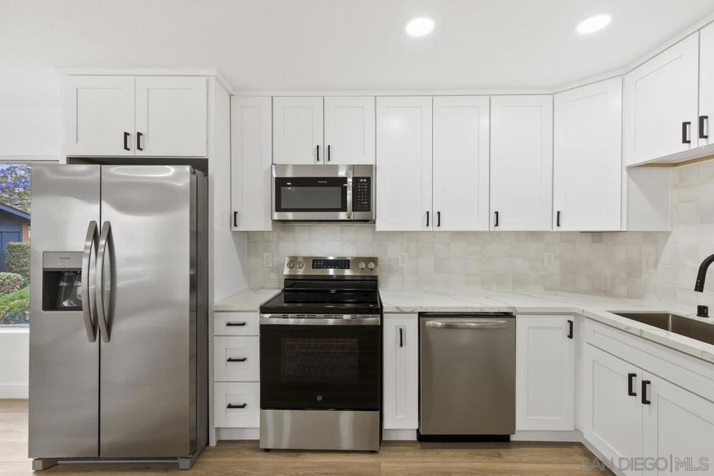 11022 Via Asti Property Photo 21