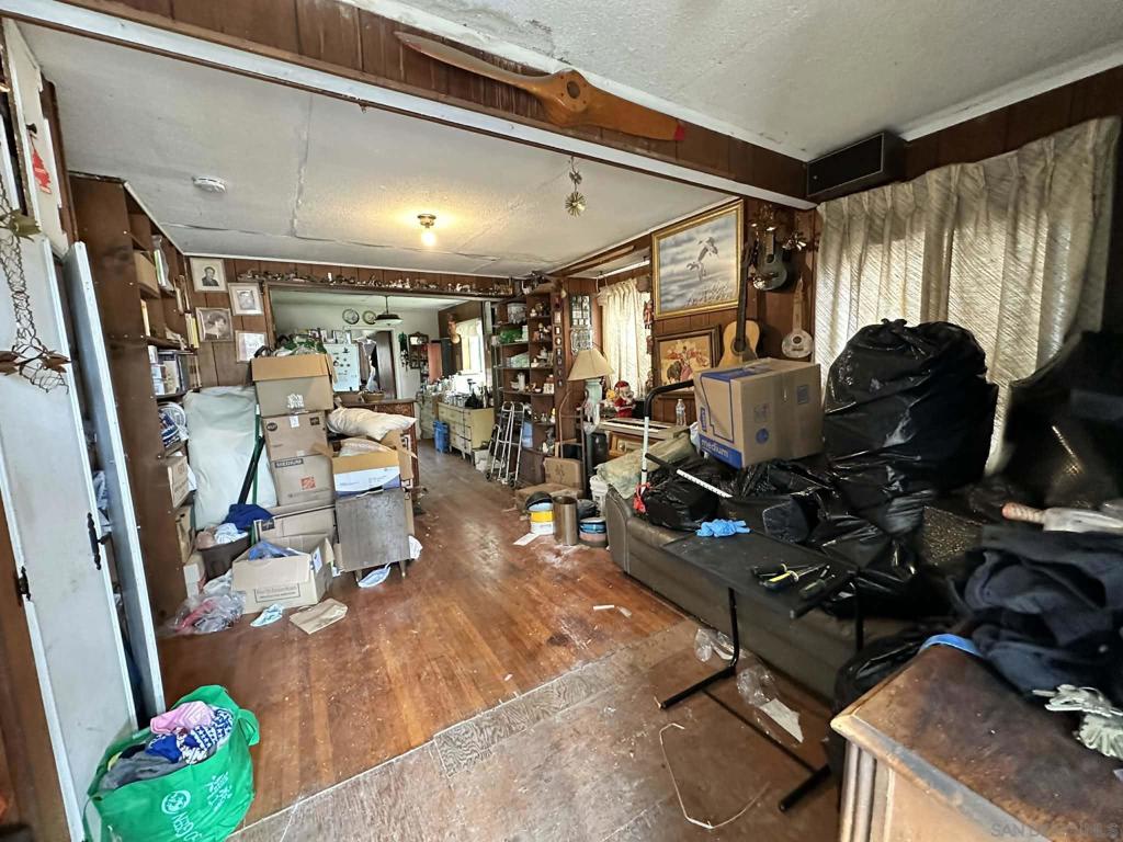 3549 51 42nd St Property Photo 8