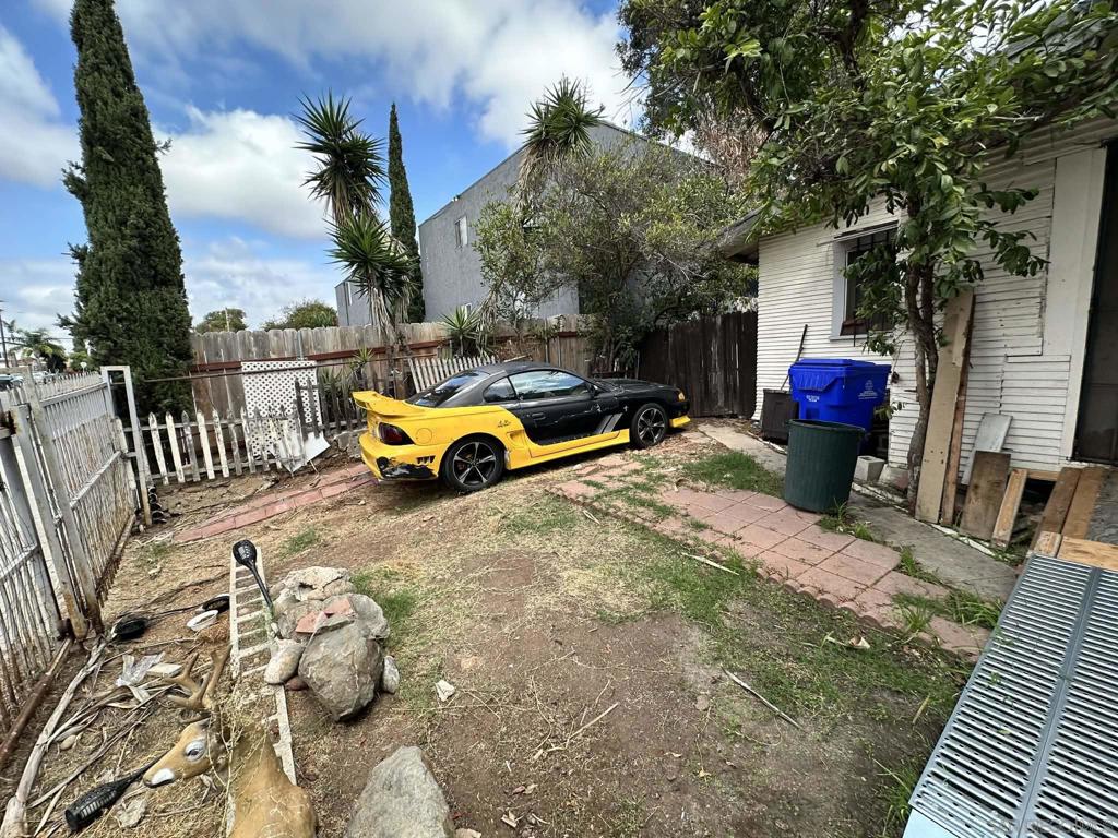 3549 51 42nd St Property Photo 10