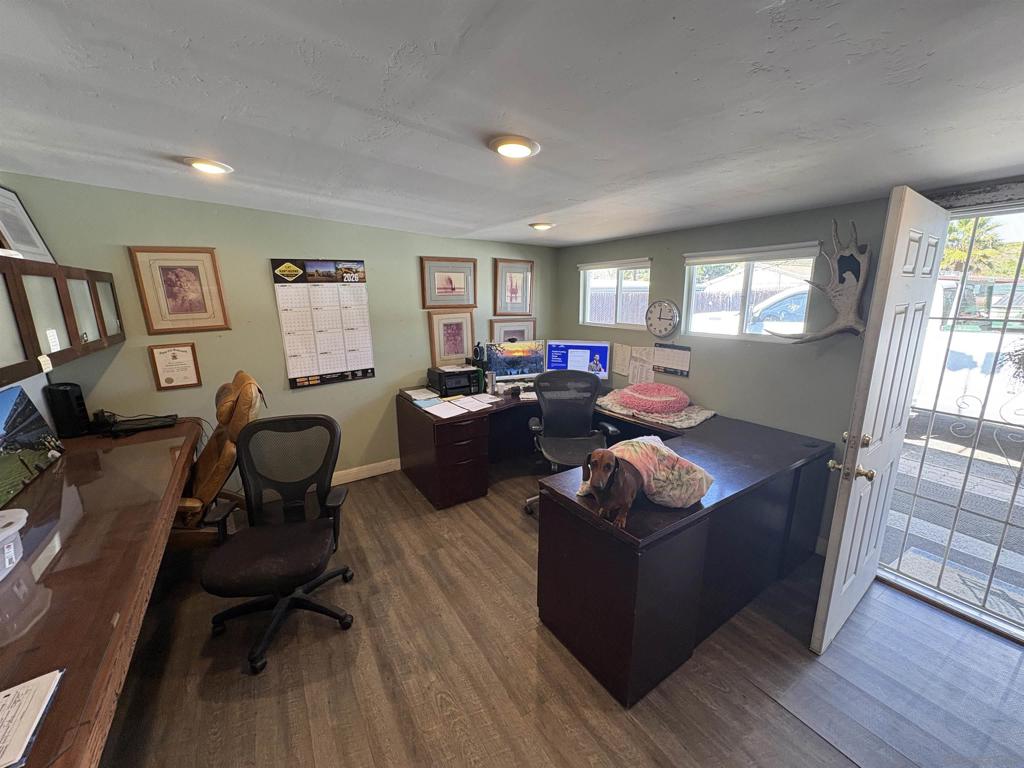 9908 Prospect Avenue Property Photo 6
