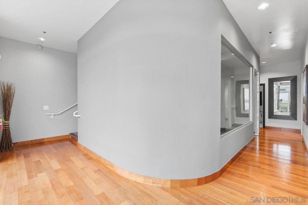 2563 Mast Way Property Photo 3