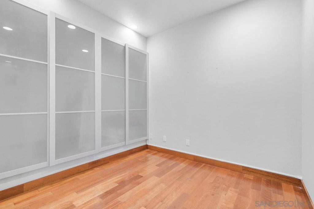 2563 Mast Way Property Photo 6