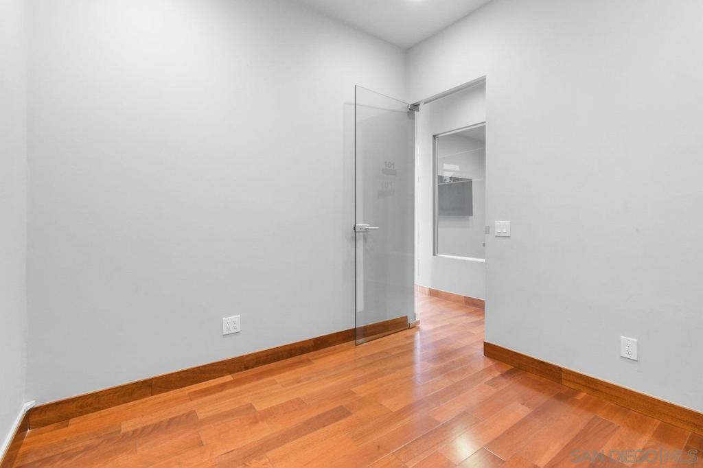 2563 Mast Way Property Photo 7