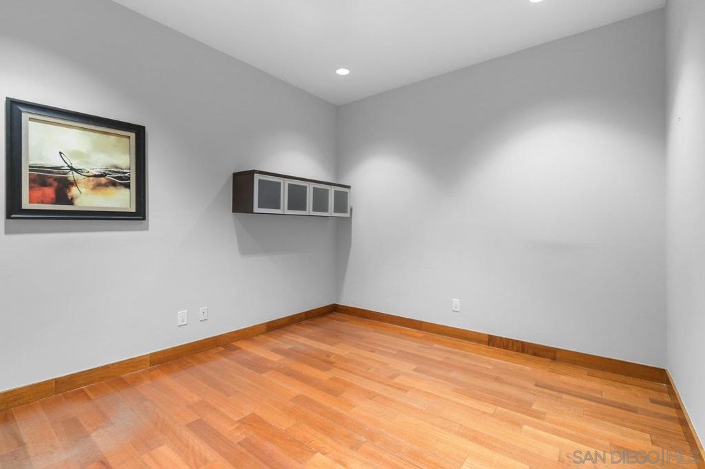 2563 Mast Way Property Photo 14