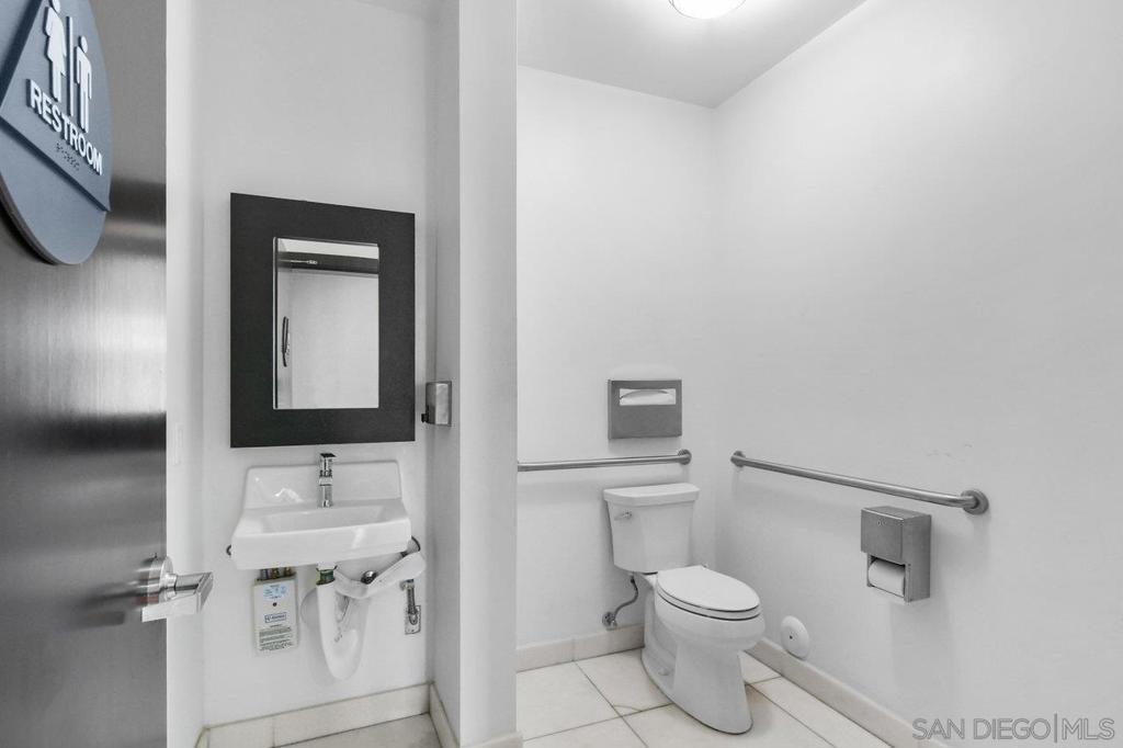 2563 Mast Way Property Photo 15