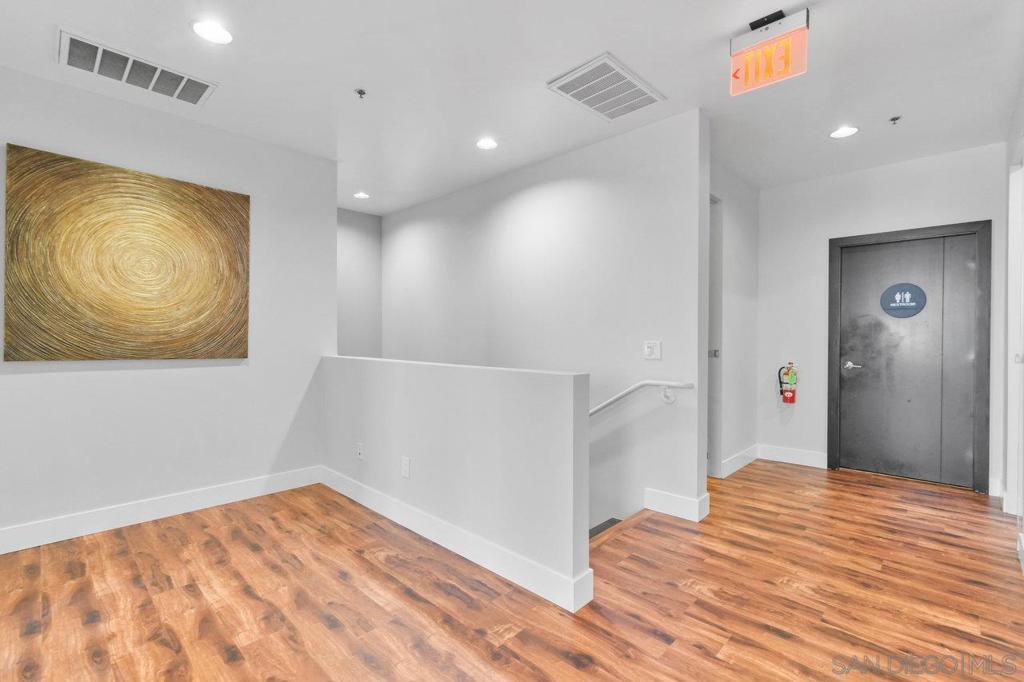 2563 Mast Way Property Photo 17