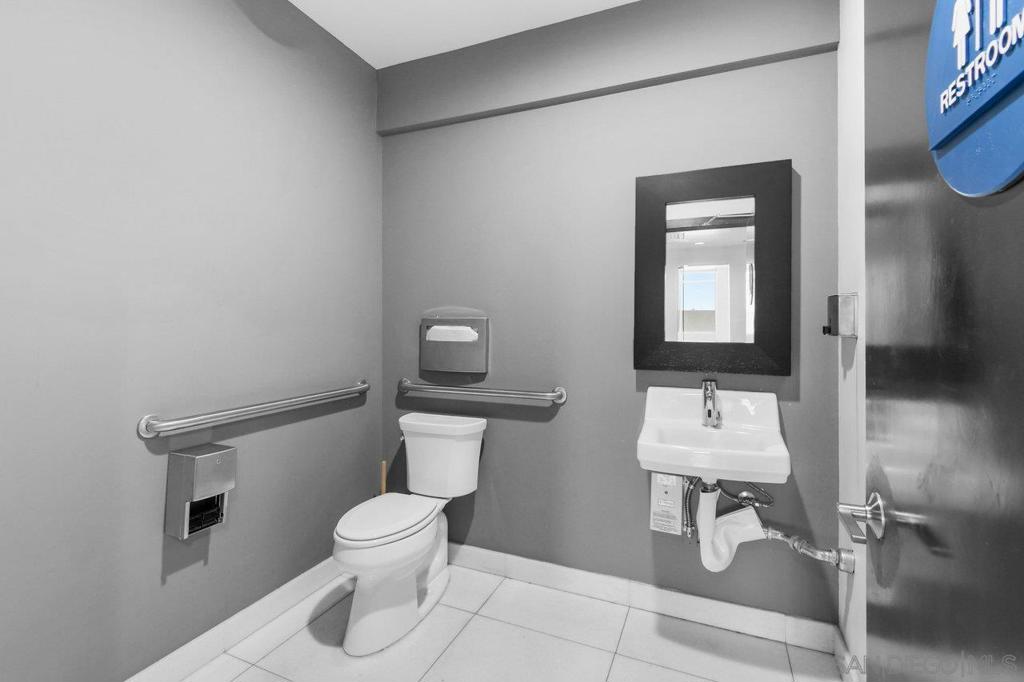 2563 Mast Way Property Photo 28