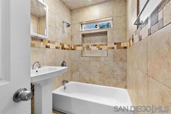 217 Evergreen Ave Property Photo 8