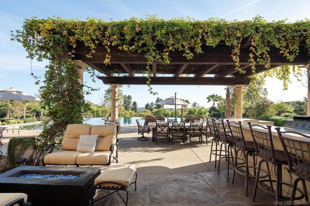 6565 Calle Reina Property Photo 5