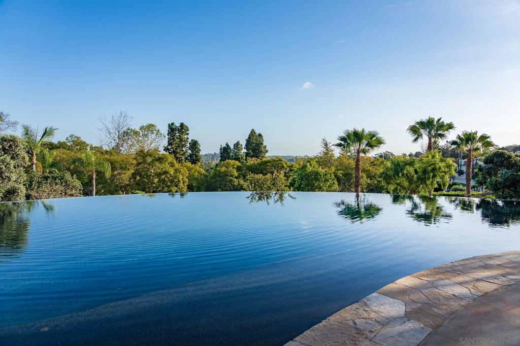 6565 Calle Reina Property Photo 8