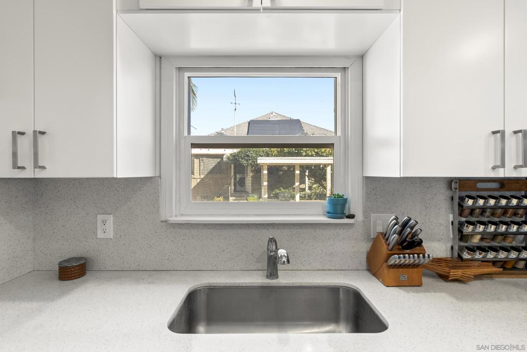 4020 22 Front St Property Photo 23