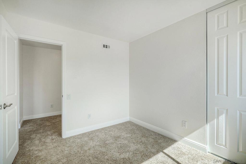 260004019SD Property Photo 22