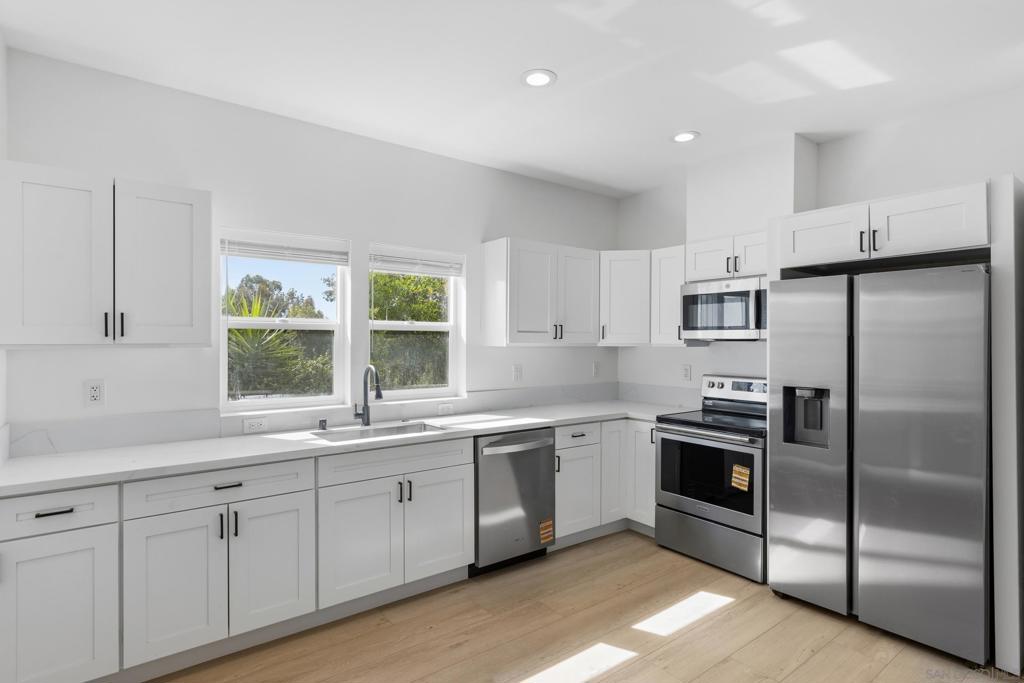 6407 13 Richard St Property Photo 5