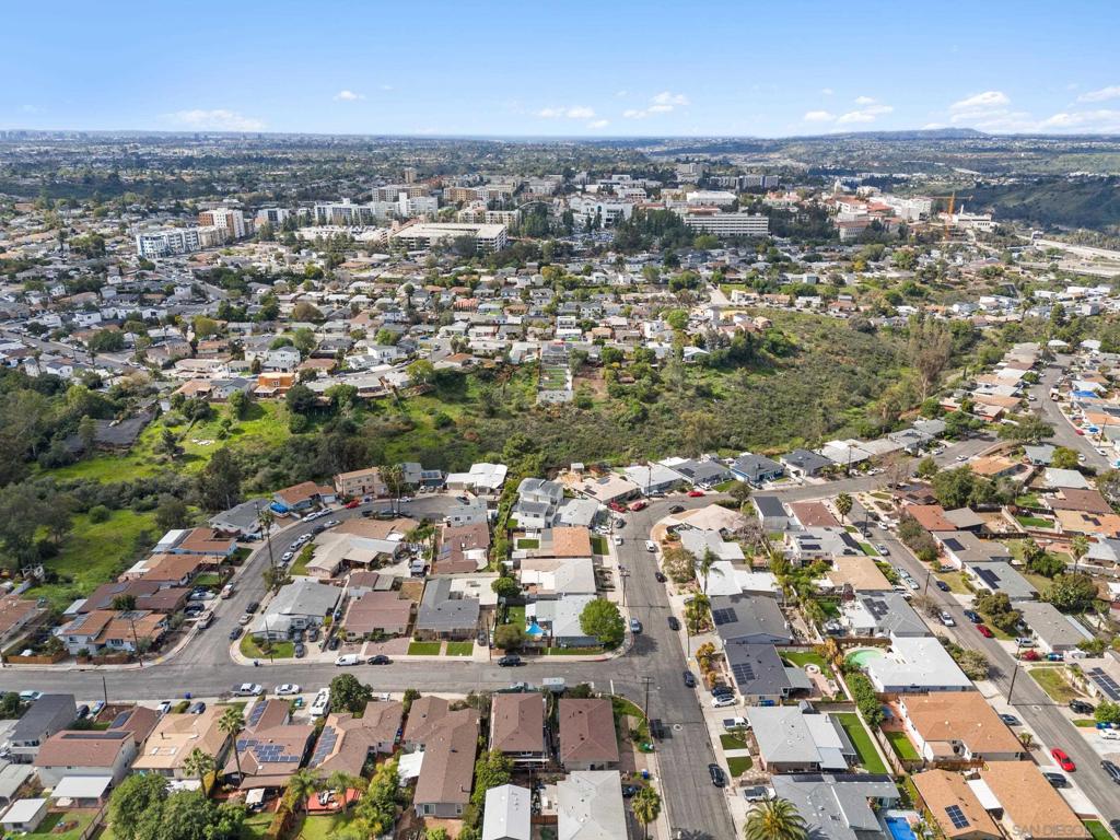 6407 13 Richard St Property Photo 17