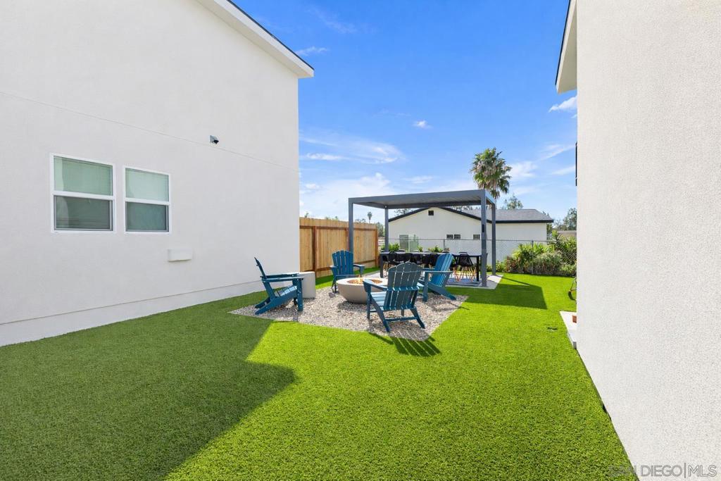 6407 13 Richard St Property Photo 29