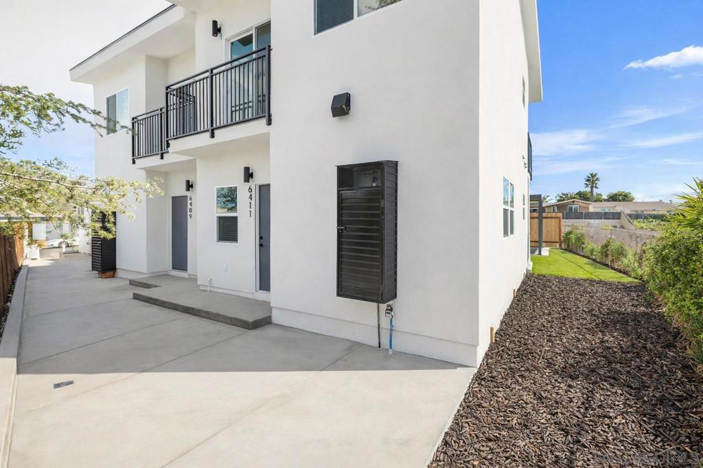 6407 13 Richard St Property Photo 37